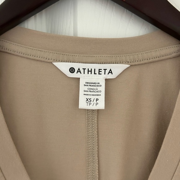 ATHLETA Effortless Tee dress. Cream/Tan - Picture 4 of 5